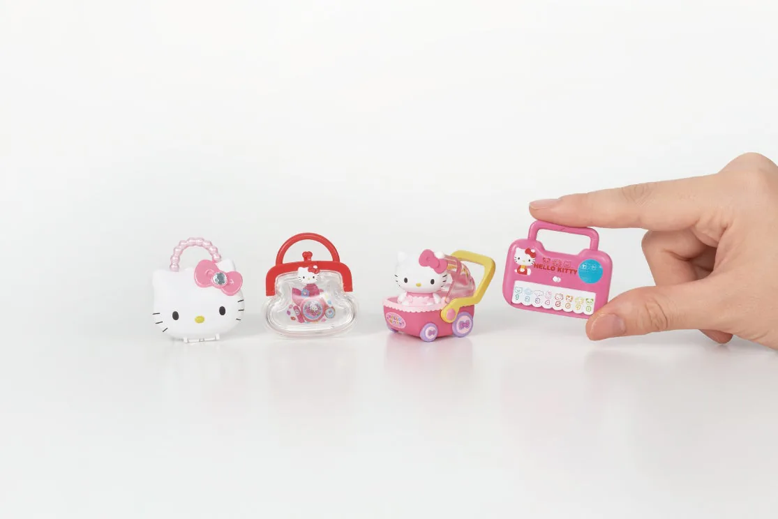 ロングセラー「ムラオカ」のおもちゃが手のひらサイズに。​『ハローキティ かわいいおもちゃ ミニチュアチャーム』​2026年8月中旬 発売予定​　ラインナップ全種類